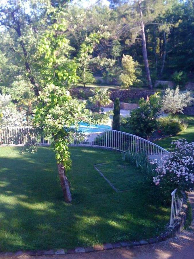 Villa Spacieuse Avec Piscine A Saint Maximin Екстер'єр фото