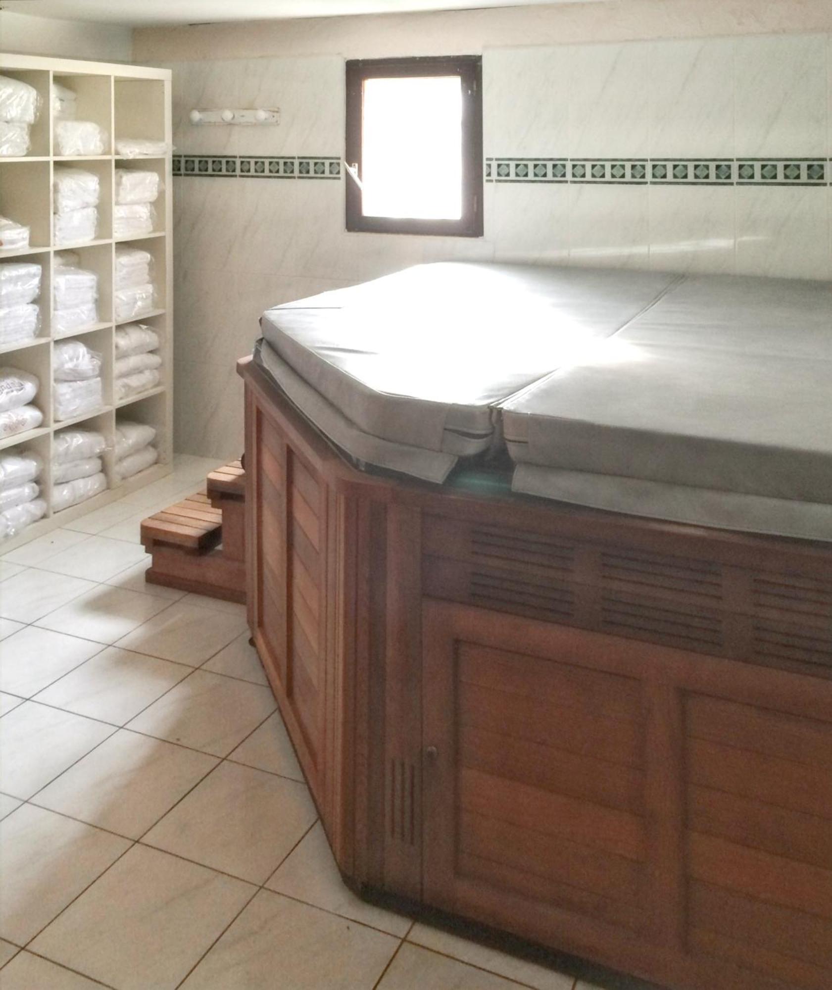 Villa Spacieuse Avec Piscine A Saint Maximin Екстер'єр фото